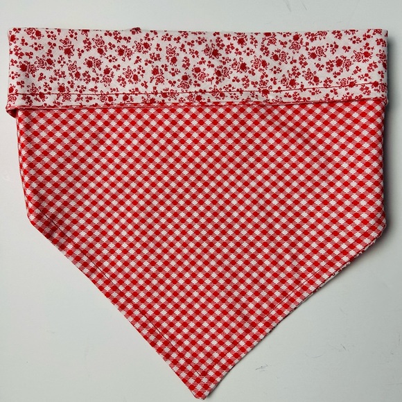 Dog Bandana Red/White Floral & Checkered Print, Reversible, Snap Button Closure - Picture 2 of 8